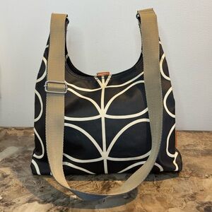 ⭕️SOLD⭕️Orla Kiely Midi Crossbody Bag Linear Stem Liquorice Pattern